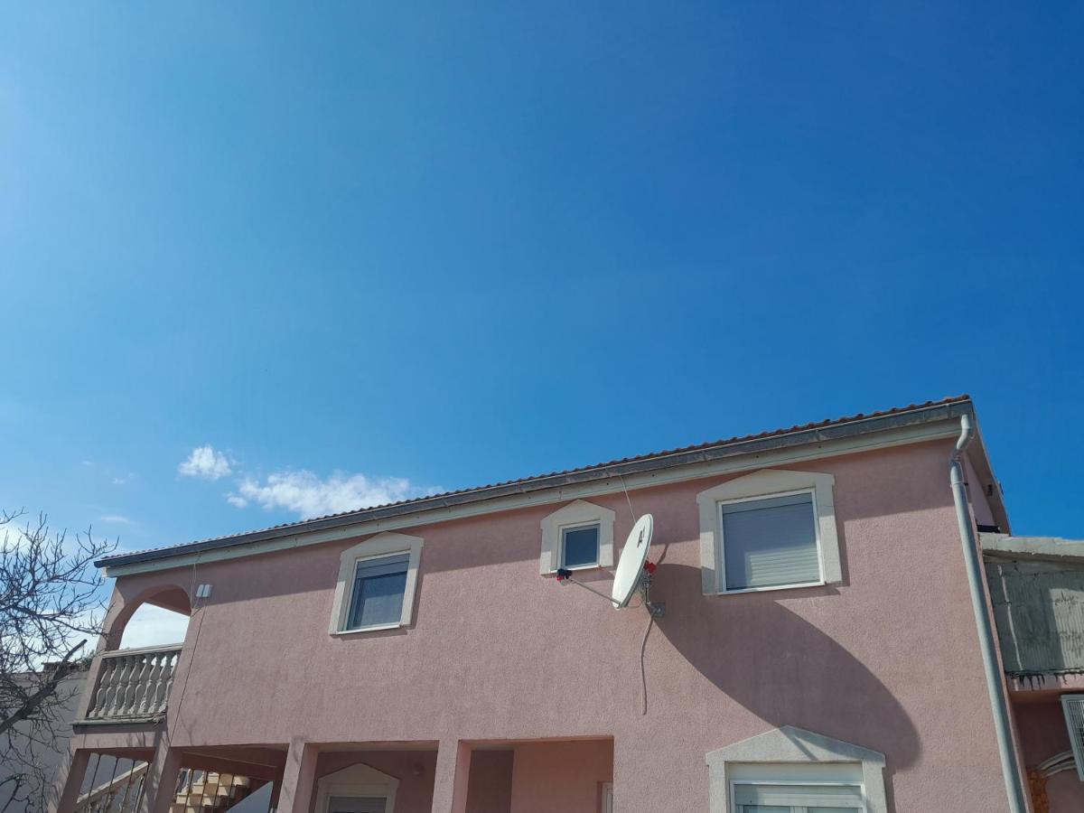 Caliente Apartments Vir B Exterior foto